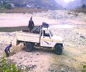 Four caught red handed dilluting saptic 